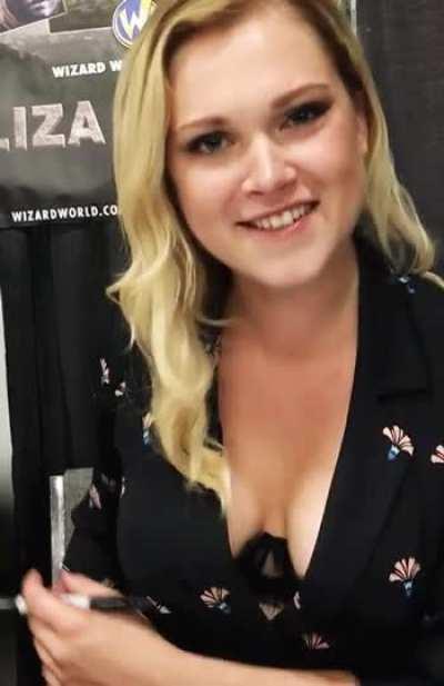 Eliza Taylor Nipple